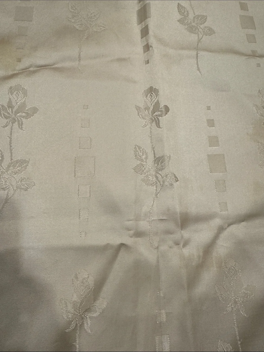 Elegant light peach Floral vintage tablecloth. 69x54